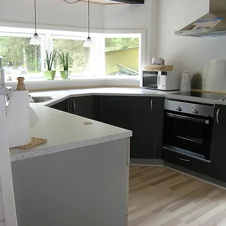 Three-bedroom Holiday In * Hals